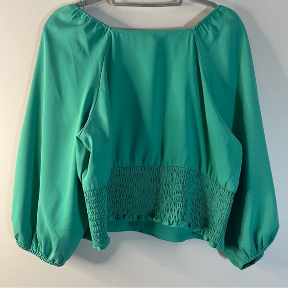 Elegant Green Blouse by Intempo - Picture 7 of 8